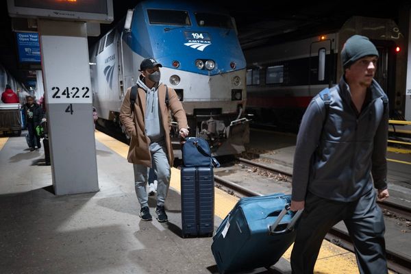 Alert from health officials as it emerges person with measles traveled from Chicago to LA by train