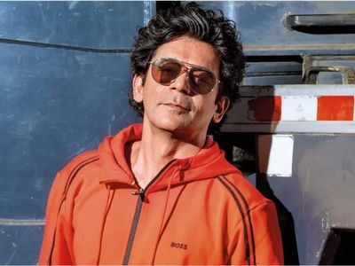 Sunil Grover’s Rs 2.5 crore Mumbai home features unique dining area at entrance, black piano separating dining and living spaces, Moroccan-tiled kitchen, reading nook filled with books and scripts and upstairs soundproof TV room