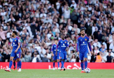 Gary Neville rips into 'absolutely pathetic' Manchester United for 'worst 15 minutes ever'