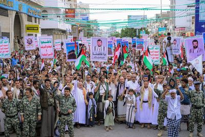 Iran-US war latest: Tehran-backed Houthis move to seize Yemen highlands as Trump ‘calls off strikes’