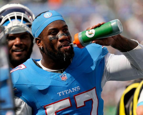 ‘I needed an IV’: shoes melt as turf temperature reaches 157F in Eagles-Titans game