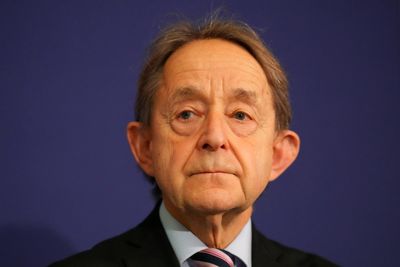 AI poses ‘biggest challenge’ to young people’s mental health, expert warns