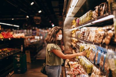 Is the UK Preparing for War? Polymarket's Food and Water Stockpile Claim Fact-Checked