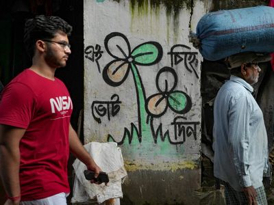 Mamata camp unveils new logo with football symbol as TMC identity battle deepens