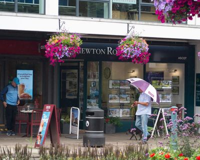 Fears over interest rate rise and jobs send UK consumer confidence to three-year low