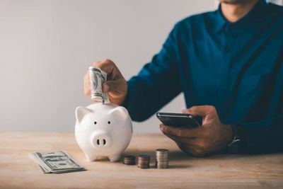 Cash Is Paying More Again — Does That Change How Much Belongs in Savings?