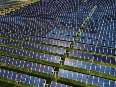 Global renewable capacity hits record 693 GW addition in 2025: IRENA
