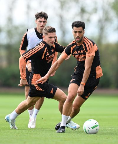 Arsenal struggler 'learns transfer options' as interested clubs emerge after slow start to season