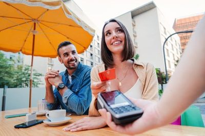 Carrying a Small Credit Card Balance Won’t Improve a Credit Score