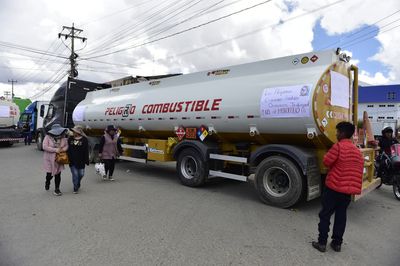 Bolivia's New Diesel Price Explained: Who's Striking, Who Made a Deal, and What's Next