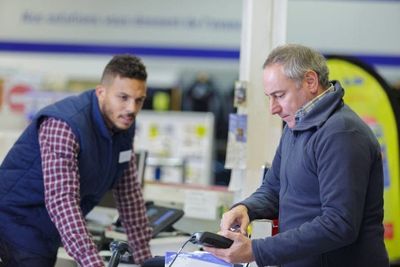 8 Things Cashiers May Ask For That You Can Often Decline — And the One Refusal That Can Cost You a Discount