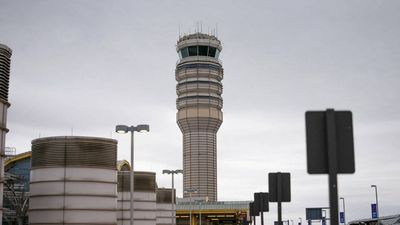 Flights grounded at major US airports after construction workers cut backup cable