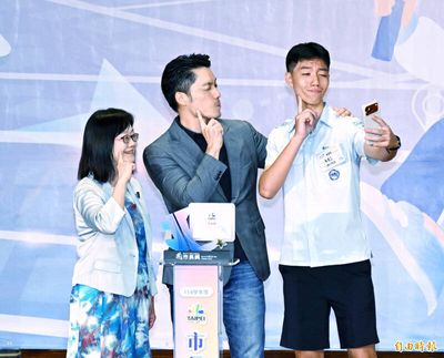 蔣萬安之子「特權」錄取交換生 施俊吉：蔣經國「情敵」也曾翼護女兒轉學