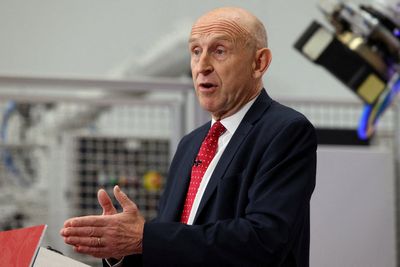 Healey urged by ex-Chancellor to be bold with first Budget and not fear Truss repeat
