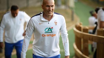 Football : l'équipe de France entre dans sa nouvelle ère avec Zinedine Zidane
