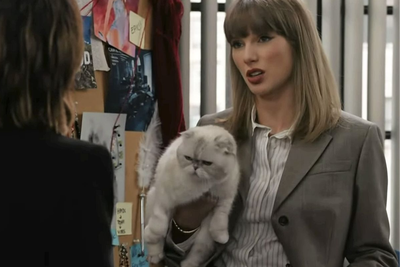 Travis Kelce Calls Taylor Swift 'Kinda Hot' in SVU-Themed Emmys Cameo, Jokes About Christmas Gift