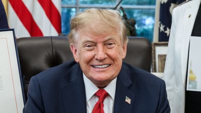 Donald Trump silenced after press pool boycott means no mics at official White House event