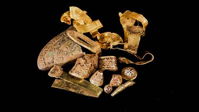 Staffordshire Hoard: Metal detectorist uncovers gold; museums secure treasure