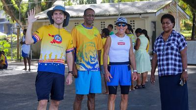 Run Across America Feat: Dean Karnazes runs 3,000 miles in 75 days; inspires US families
