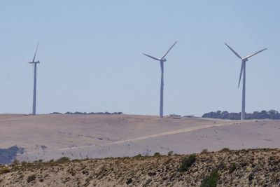 Solar and wind supply record 80% of Australia’s main power grid for first time