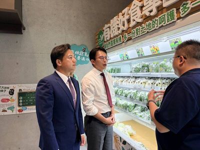黃國昌陪同走訪竹北市農會 邱臣遠提農業合作願景