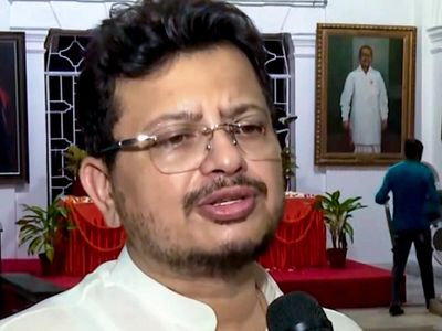 TMC rebel MPs seek four more weeks for replying to Lok Sabha disqualification notices