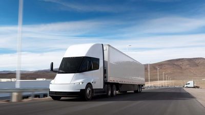 The Tesla Semi Had This Reviewer Skeptical. Now He Thinks It’s A Game Changer