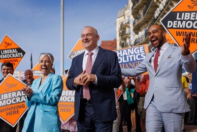 Ed Davey promises income tax cut and a return to EU single market