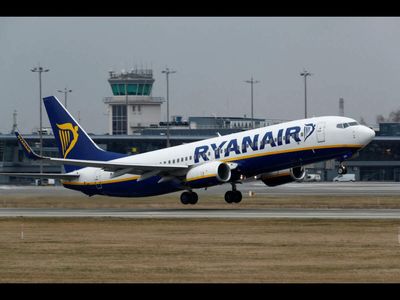 In 2014, Ryanair warned passengers not to eat nuts due to a 4-year-old girl's severe allergy. One passenger ignored the warning, and she went into anaphylactic shock