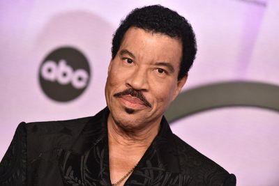 Lionel Richie, 77, hospitalized on tour for third time as singer cancels more shows