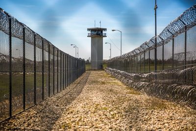 Federal judge orders Texas to air condition all prisons by the end of 2029