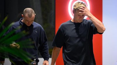 Banned Sydney Swans players apologise to AFL club
