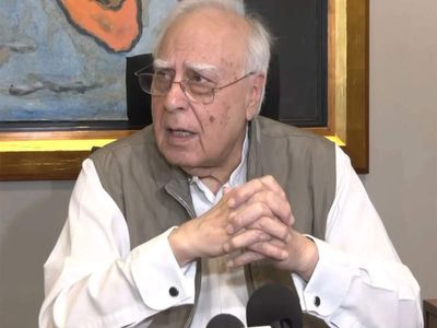 'Majority not with Gyanesh Kumar': Kapil Sibal demands suspension of CEC, halt to SIR process
