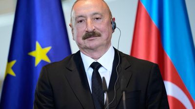 Azerbaijan pardons jailed Frenchman after EU lifts sanctions on Russian billionaires