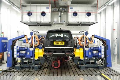 UK business activity slows to three-month low amid Iran war inflation pressure