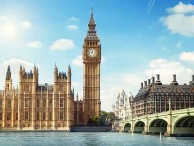UK business activity cools as inflation pressure ramps up, PMI shows