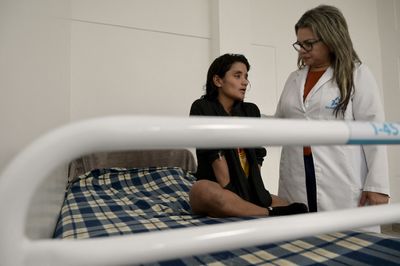 Kratom and 7-OH Withdrawal Cases Climb at Addiction Clinics as Clinicians Treat Them Like Opioid Withdrawal