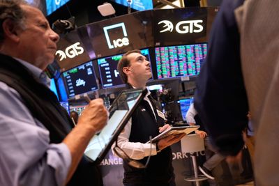 US stocks: US stocks fall as oil prices, yields tick up; traders assess Mideast talks, Trump-Xi meet