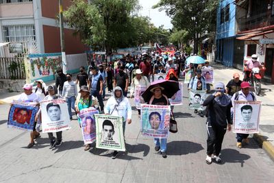 Ayotzinapa Families March in Chilpancingo Demanding Release of 853 Secret Files: Sheinbaum Denies Cover-Up