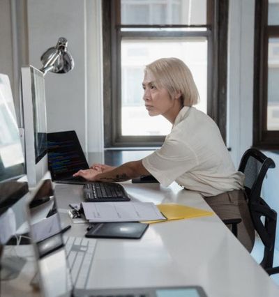 She Makes $80,000 but Still Lives Paycheck to Paycheck — Where Is the Money Going?