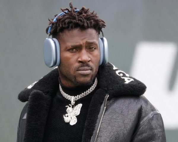 Former NFL star Antonio Brown to avoid possibility of 30 years in prison with plea deal
