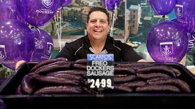 Fremantle Dockers fans dream of Wharfie-time AFL glory