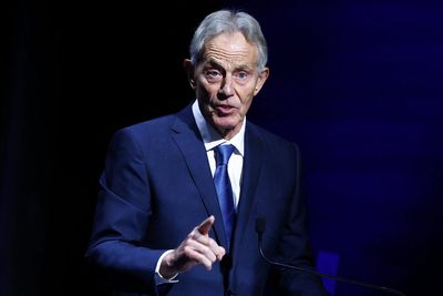 Tony Blair: Burnham should ditch Starmer’s strategy and back rejoining EU