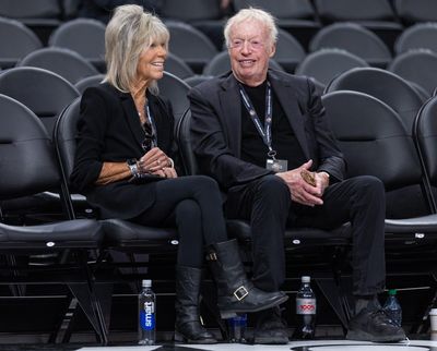 Billionaire Nike cofounder Phil Knight gives $1 billion to his alma mater: ‘This is no time to abandon’ higher education