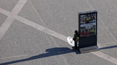 Autumn begins but summer heat lingers in Portugal, catching tourists off guard