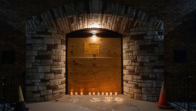 What happened at South Chicago Chapel after decomposing bodies were found?