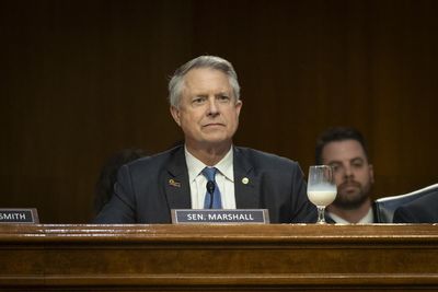 GOP Senator Roger Marshall Calls Out ICE Operations as Democrats Gain Traction in Kansas Senate Race