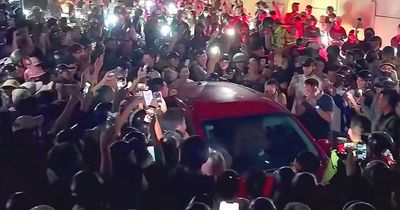 Điều tra vụ nghi đánh ghen, đám đông vây kín ô tô livestream ở Thái Nguyên