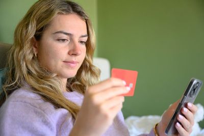 How can you tell someone is a romance scammer? The messages and signs to look out for