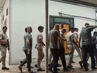 Matthew Vandyke, 6 Ukrainians allowed to travel abroad for a month by NIA court